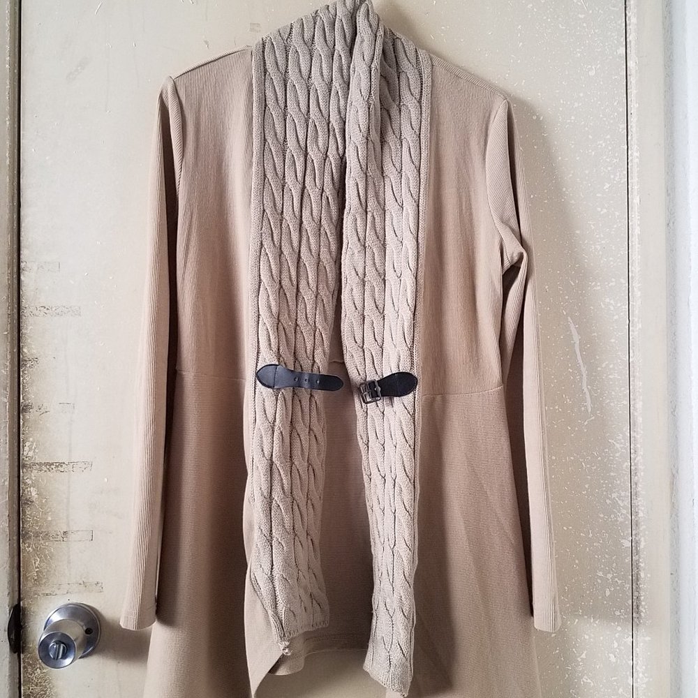 Cable Knit Buckle Cardigan